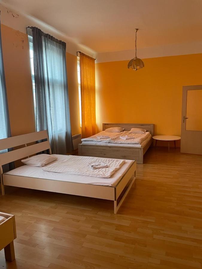 Hotel Praha Club Bed & Breakfast Buitenkant foto