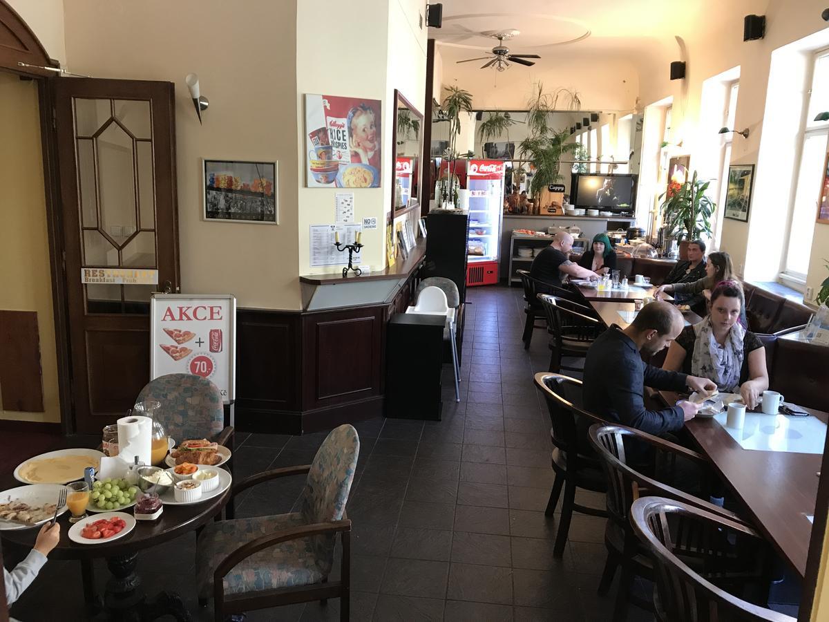 Hotel Praha Club Bed & Breakfast Buitenkant foto