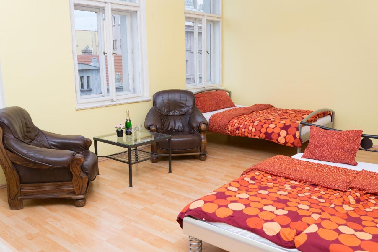 Hotel Praha Club Bed & Breakfast Buitenkant foto