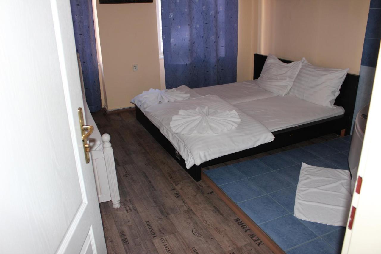 Hotel Praha Club Bed & Breakfast Buitenkant foto