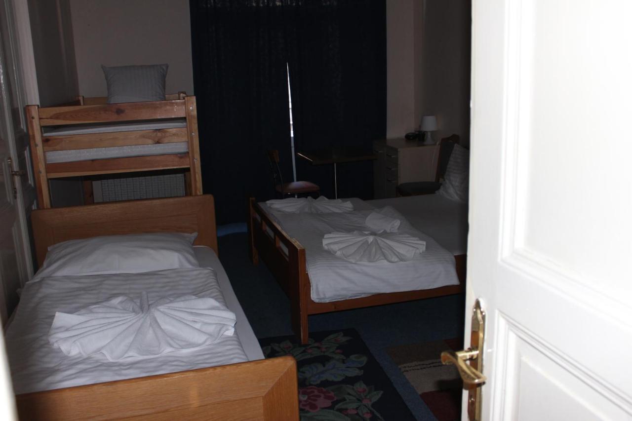 Hotel Praha Club Bed & Breakfast Buitenkant foto