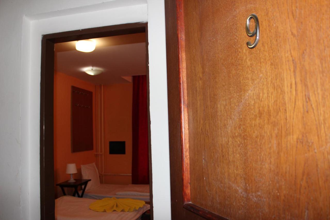 Hotel Praha Club Bed & Breakfast Buitenkant foto