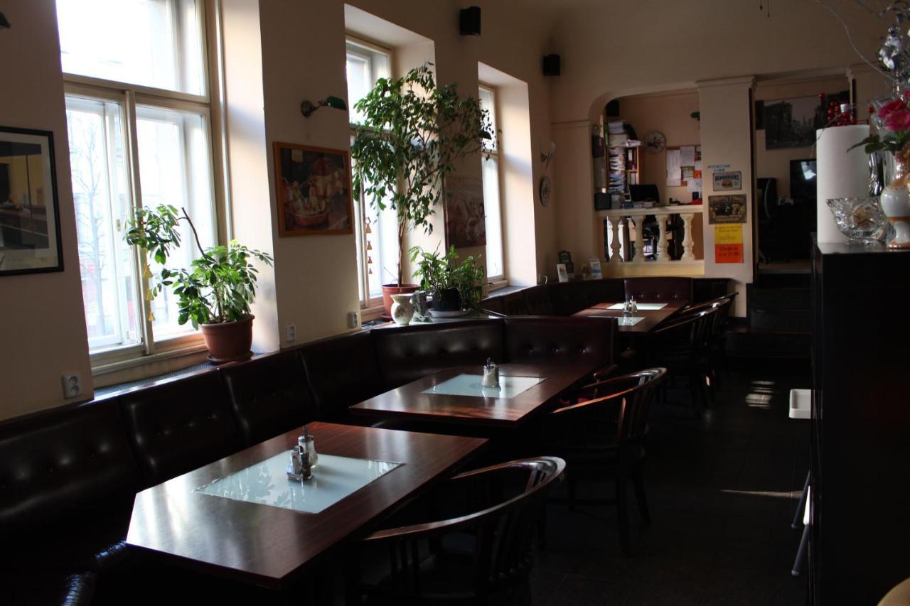Hotel Praha Club Bed & Breakfast Buitenkant foto