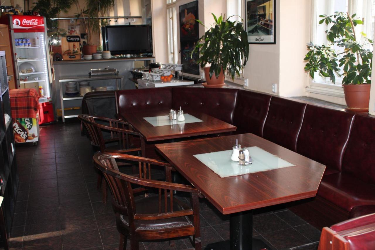 Hotel Praha Club Bed & Breakfast Buitenkant foto