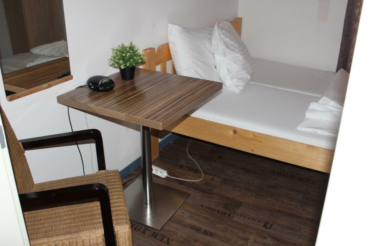 Hotel Praha Club Bed & Breakfast Buitenkant foto